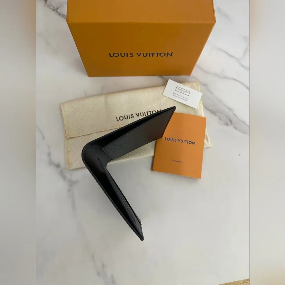 Louis Vuitton Monogram Eclipse Passport Cover - Black/Gray